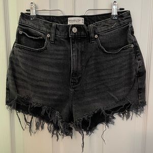 Abercrombie & Fitch High Rise Mom Short Black Denim Curve Love Size 6/28